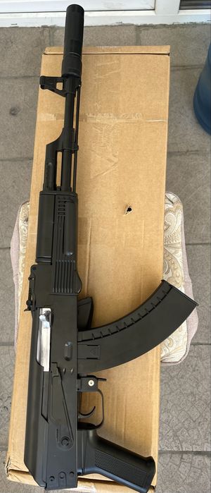 Продам. Іграшковий АК-47 на орбізах.