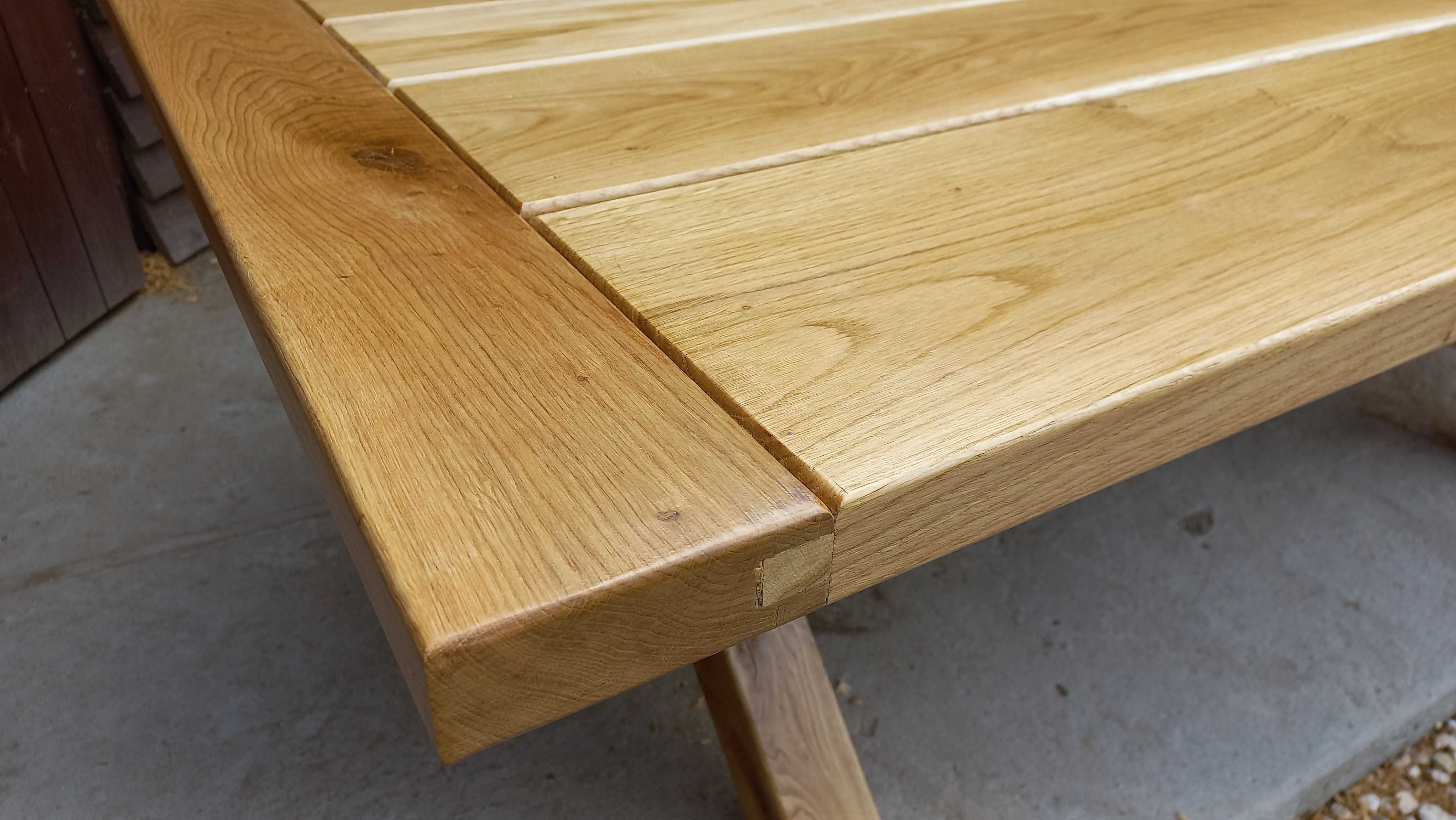 Stół ogrodowy z litego drewna (dębowy)