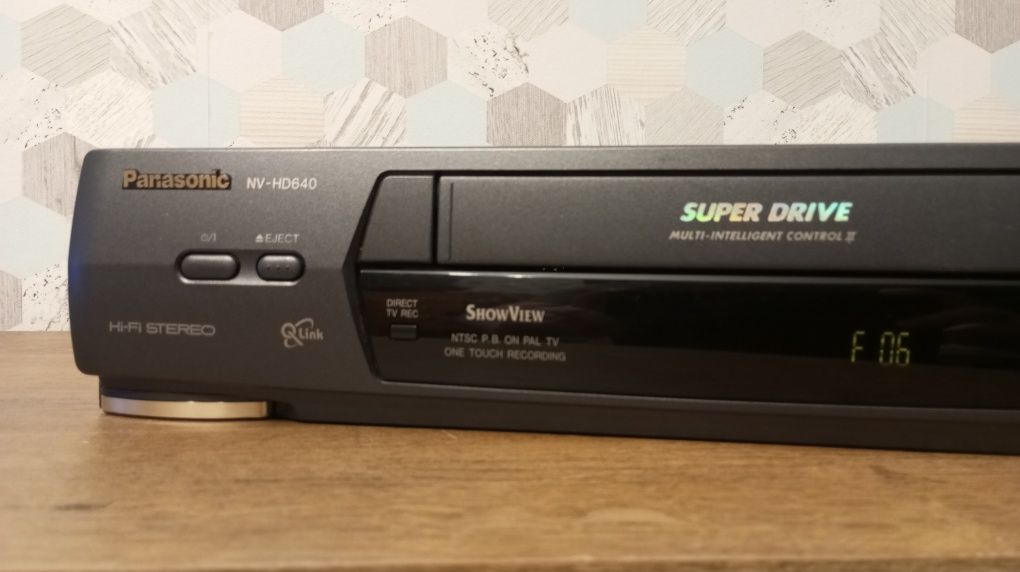 Magnetowid VHS Panasonic NV-HD640