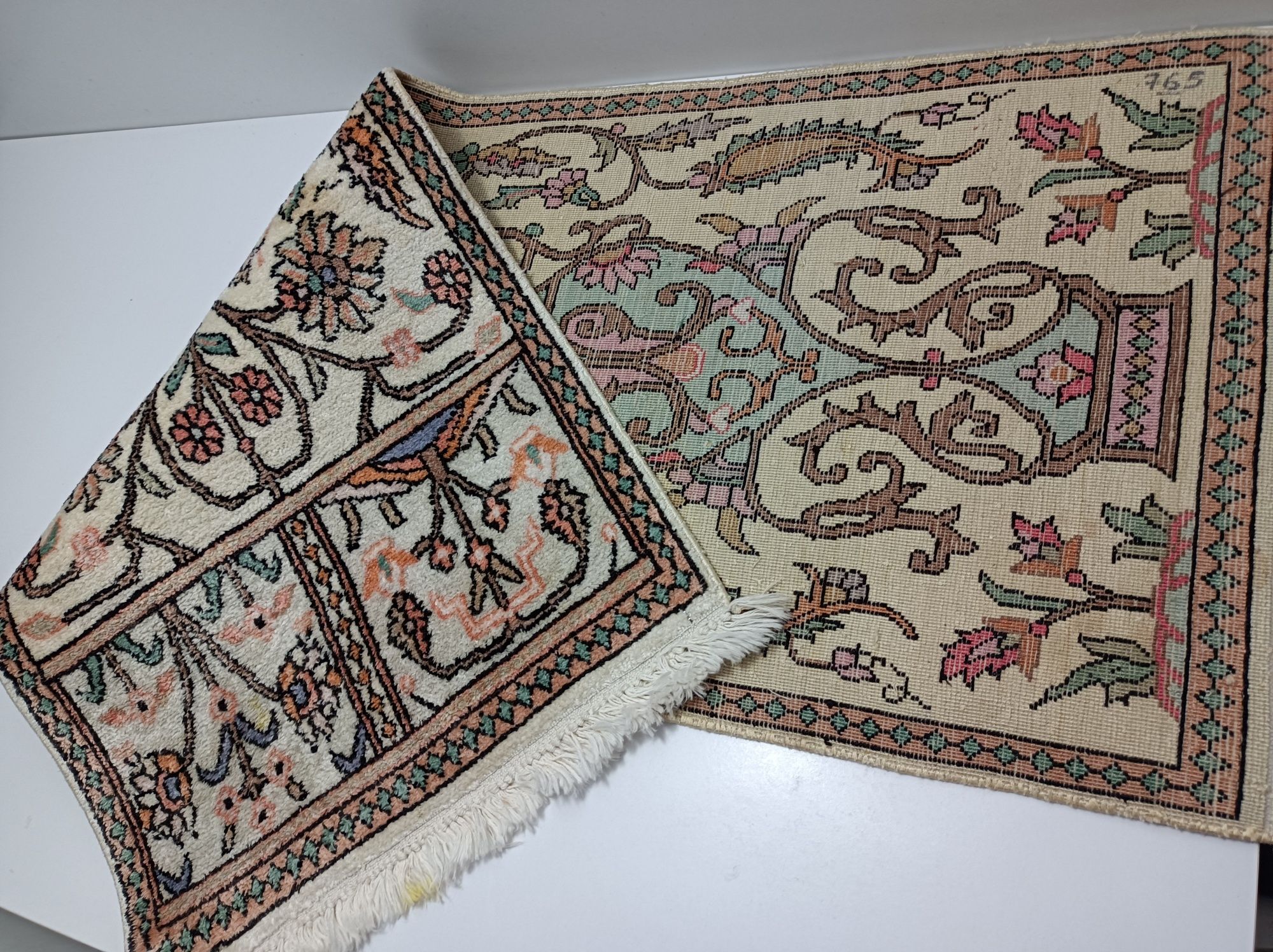 Perski wzór ,drzewo życia .Kaszmir z pawiami.Chodnik .Kilim.Antyk.