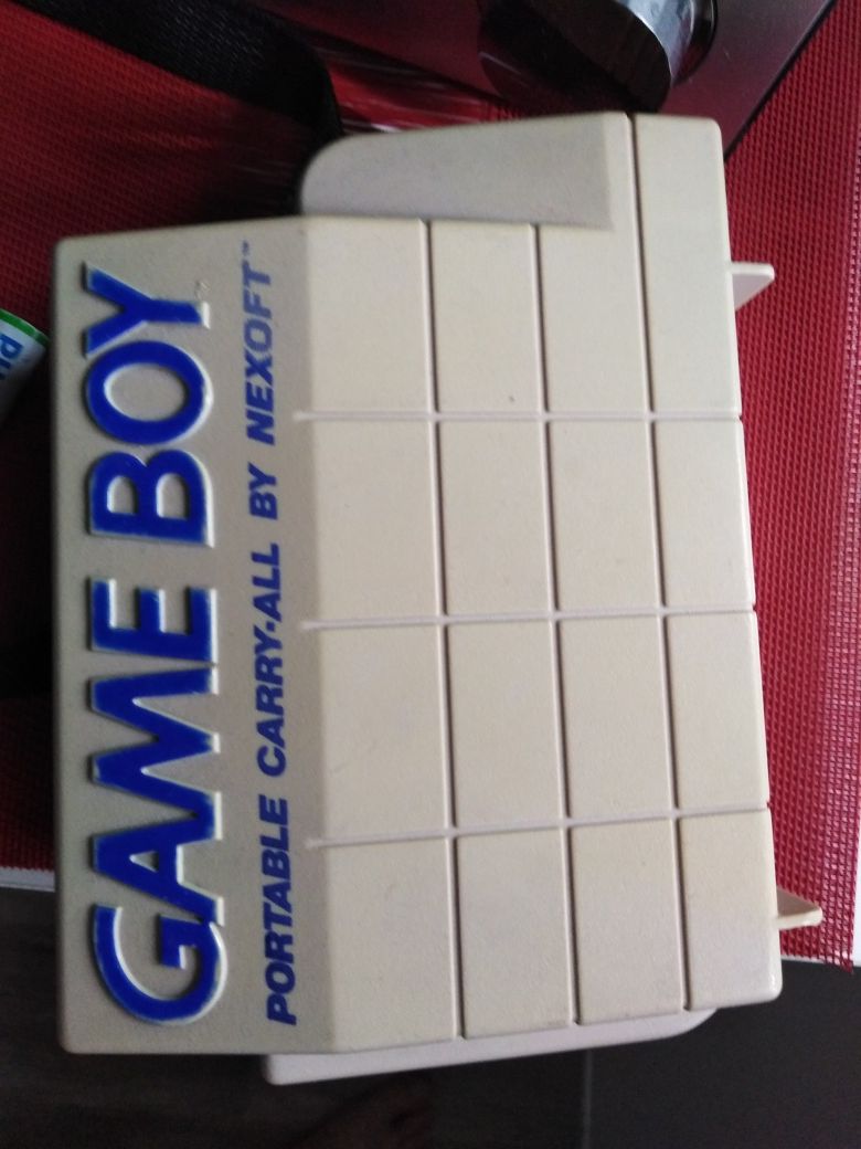 Czarny Gameboy, biały kruk. GB Classic.