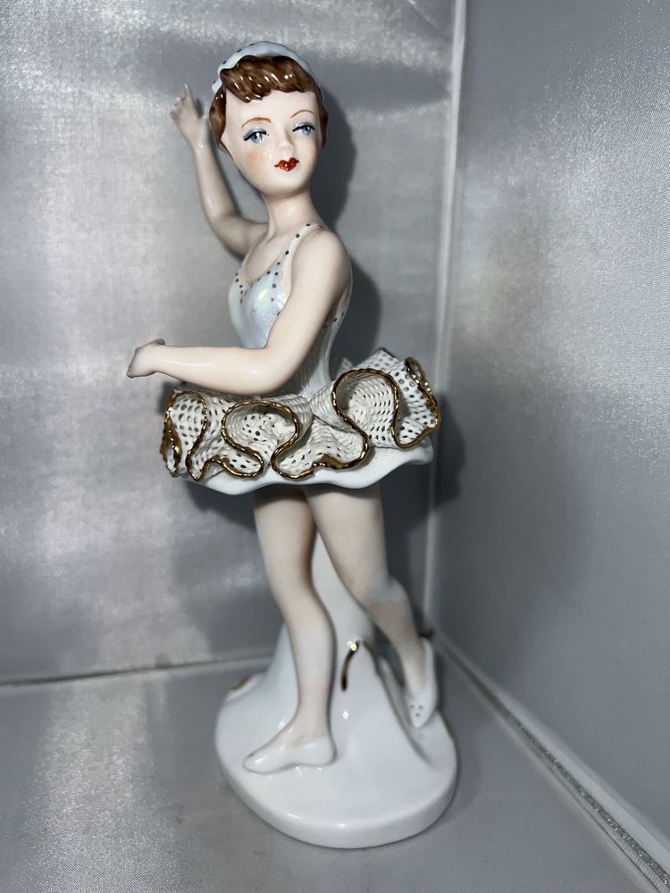 Figurka porcelanowa rumunia romania balerina ażurowa