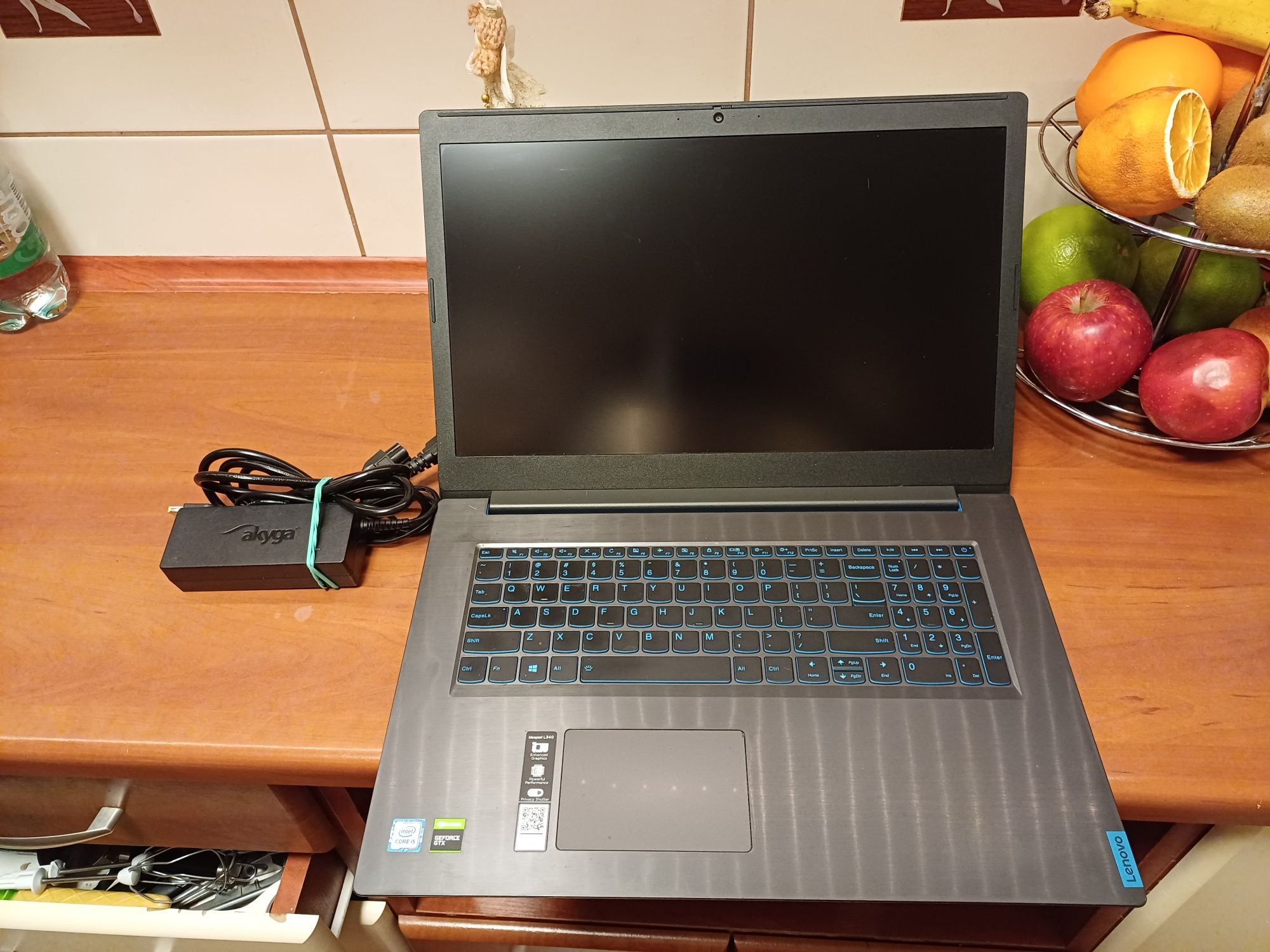 Laptop  Lenovo jak nowy     okazja   ,nowa cena