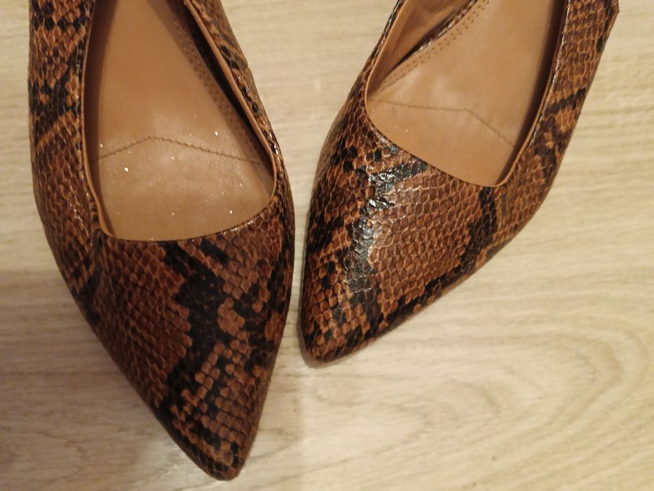 Czółenka Reserved Slingback we wzór skóry węża, r. 38