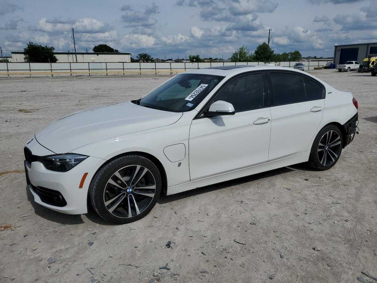 Bmw   330E  2018