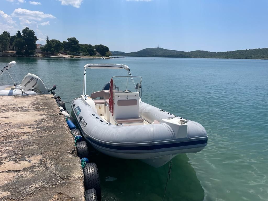 Rib Capelli Tempest 625
