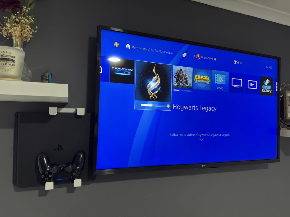 Vendo ou troco ps4 slim 1TB!