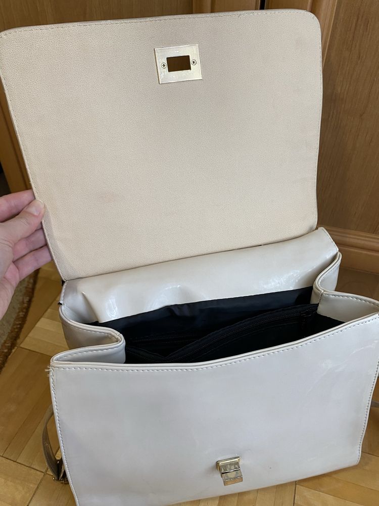 Włoska Italian Torebka torba wegańska skóra jak nowa elegancka beżowa