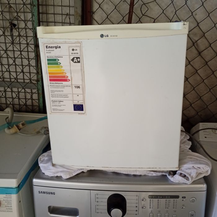 Lodówka mini hotelowa zamrażalnik