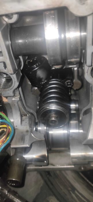 Насос форсунка на Skoda Volkswagen 2.0TDI BKD BKP BNM AZV BMR