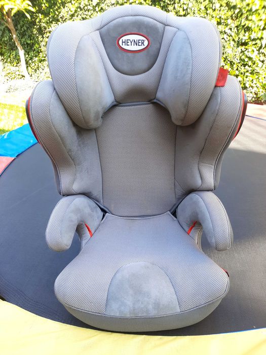 Автокрісло б/в в дуже хорошому стані для дітей віком від 4 до 12 років