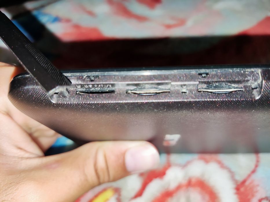 Планшет Asus не працюючий