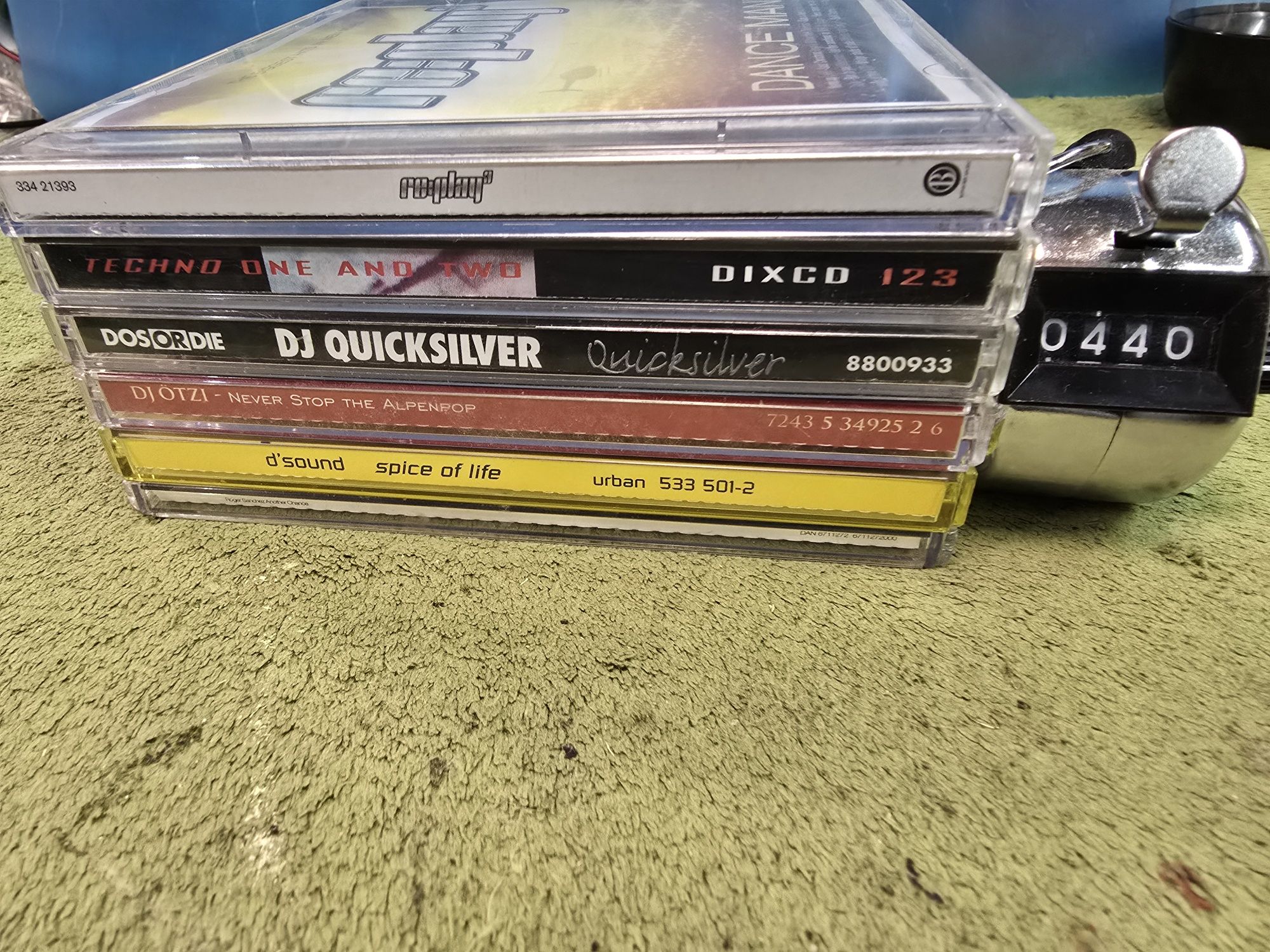 7 płyt CD różni wykonawcy stare techno.