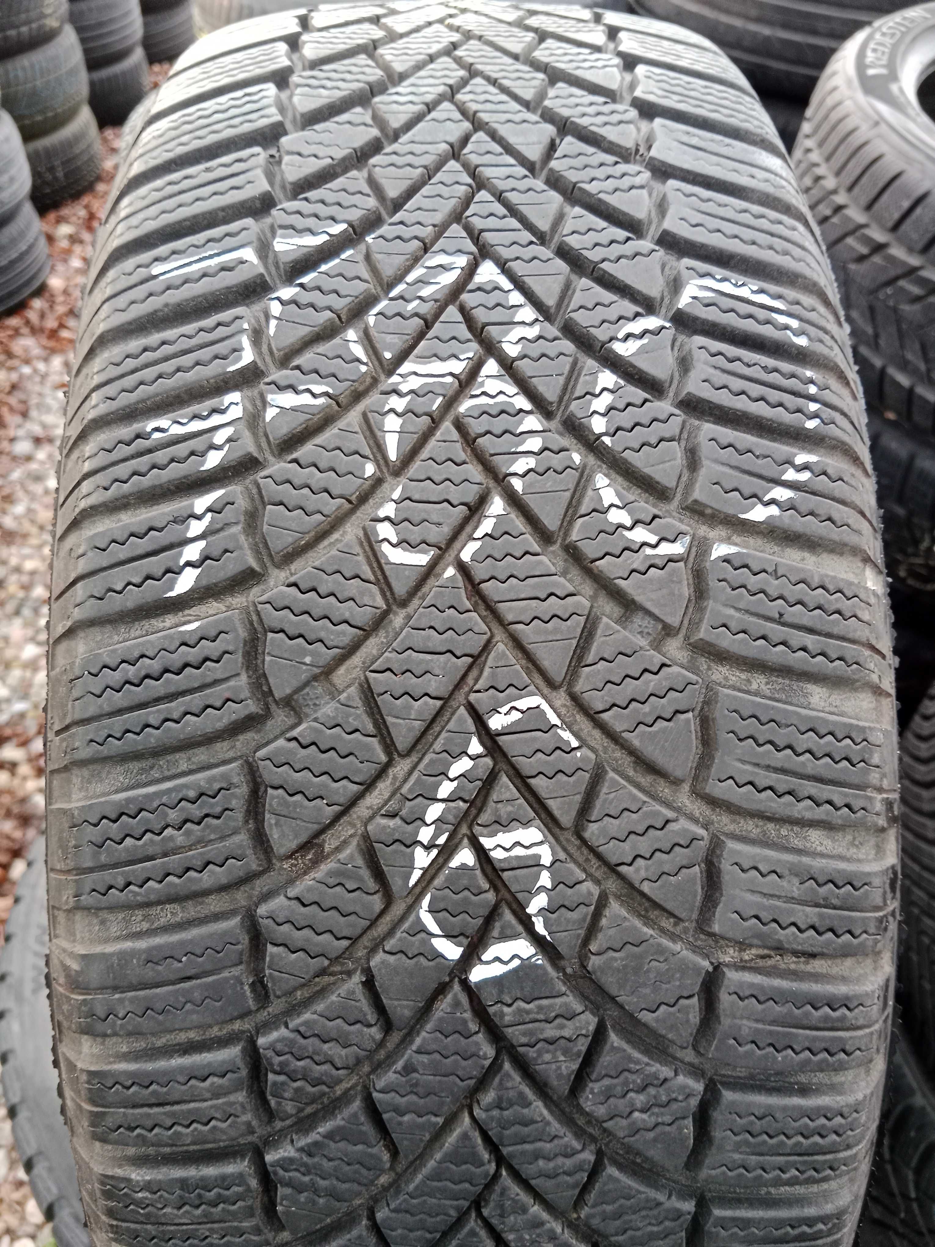 Opona używana 205/55R17 Bridgestone Blizzak LM005 1szt.