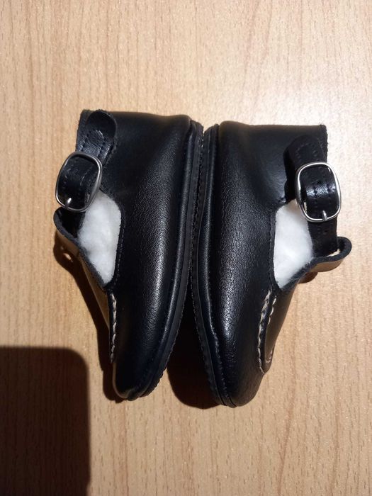 Sapatos Cuquito em pele tam. 19