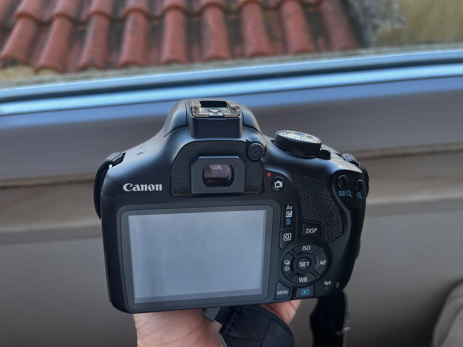 Canon EOS 2000D usada