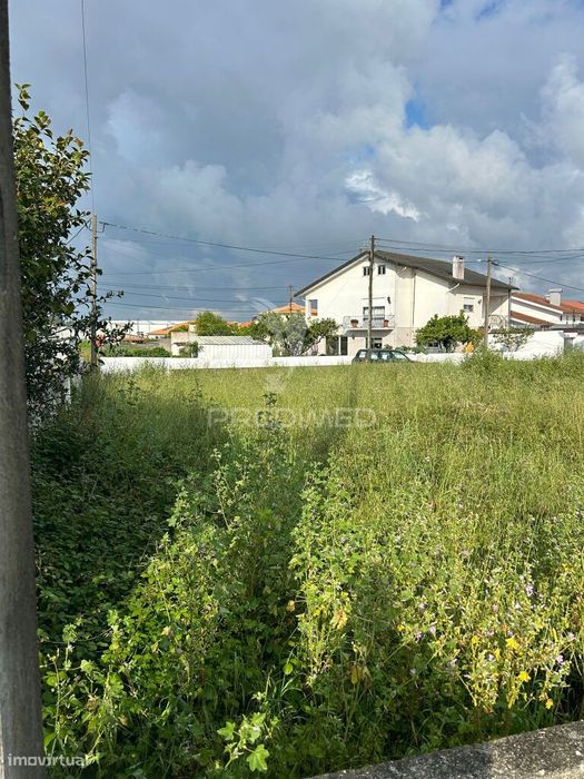 Terreno urbano com 546 m² e duas frentes em São Bernardo – Aveiro