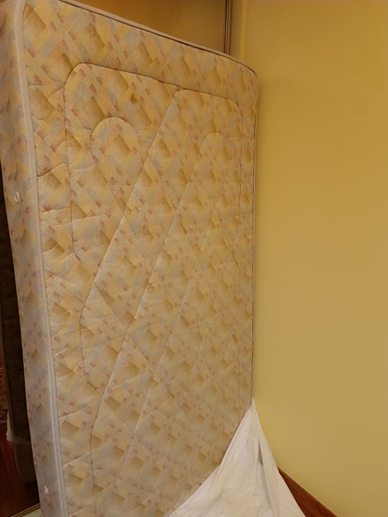 Cama em ferro com estrado,oferta colchão