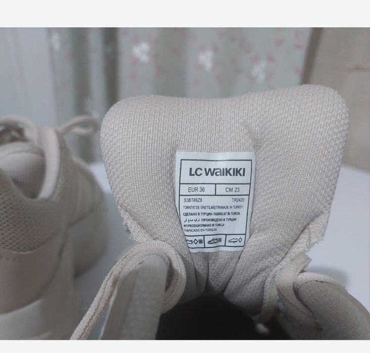 Нові кросівки Waikiki, 36 розмір.
Куплені літом, не піді