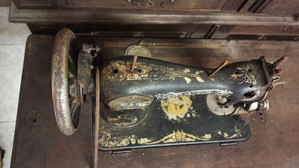 Máquina de costura Naumann - anos 20