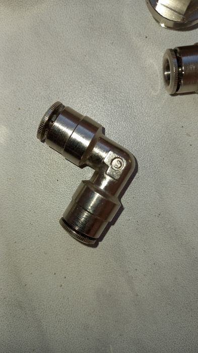 Фітінг пневмоінструмента  туманоутворення