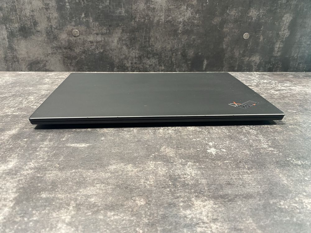 Lenovo ThinkPad X1 Carbon 8 Gen i5-10210u 16RAM 256SSD 14” IPS touch