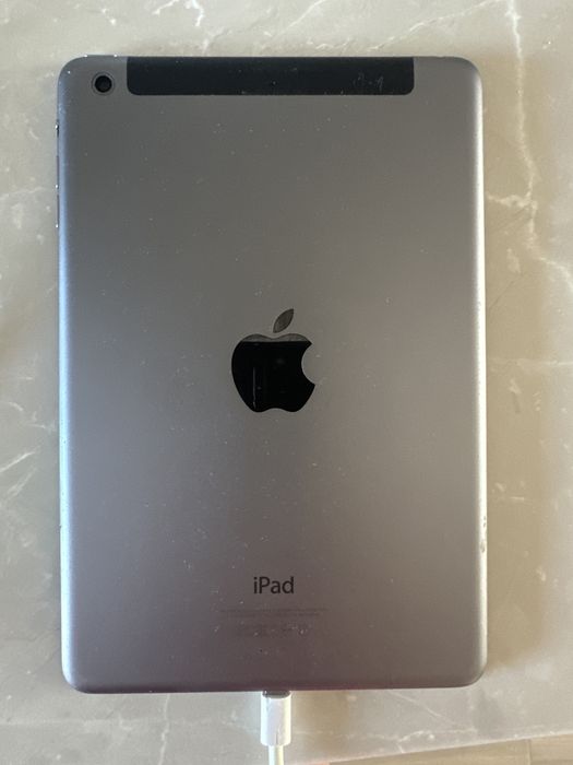 Продам iPad mini 2  64 GB space grey