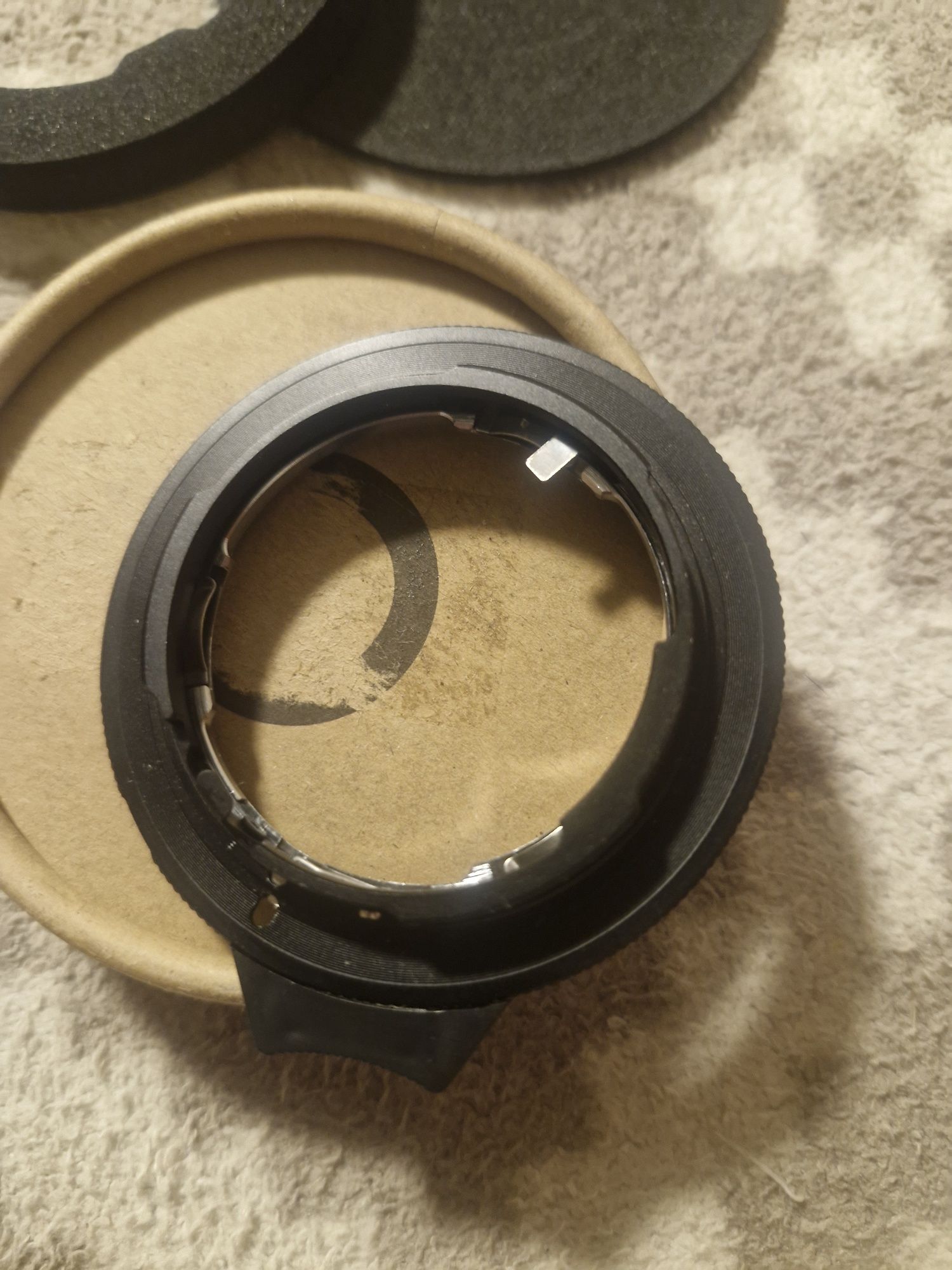Adapter do mocowania obiektywu