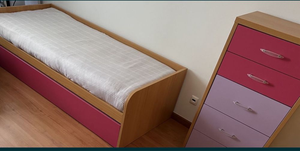 Cama + gaveta (elevatoria) e Cómoda/ Camiseiro Lourini