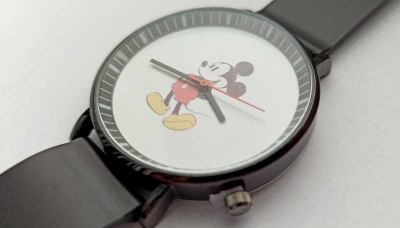 Zegarek z Myszką Miki