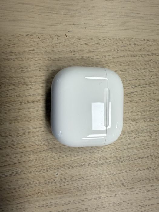Etui ładujące Apple AirPods 4 z ANC, gwaracncja