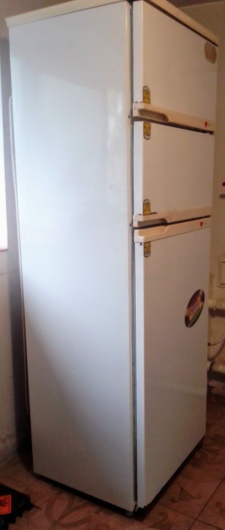 Холодильник Nord трьохкамерний