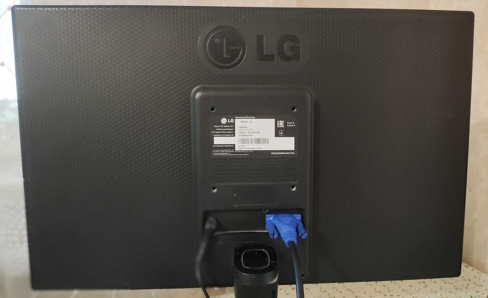 Монітор LG LED 19M35