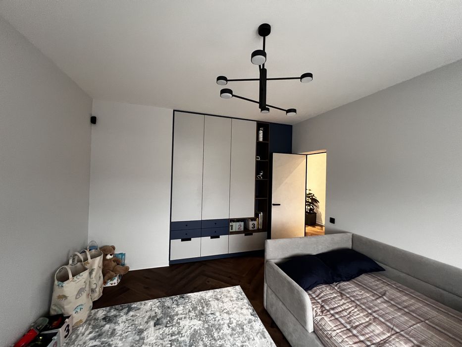 Будинок з басейном в Сокільниках