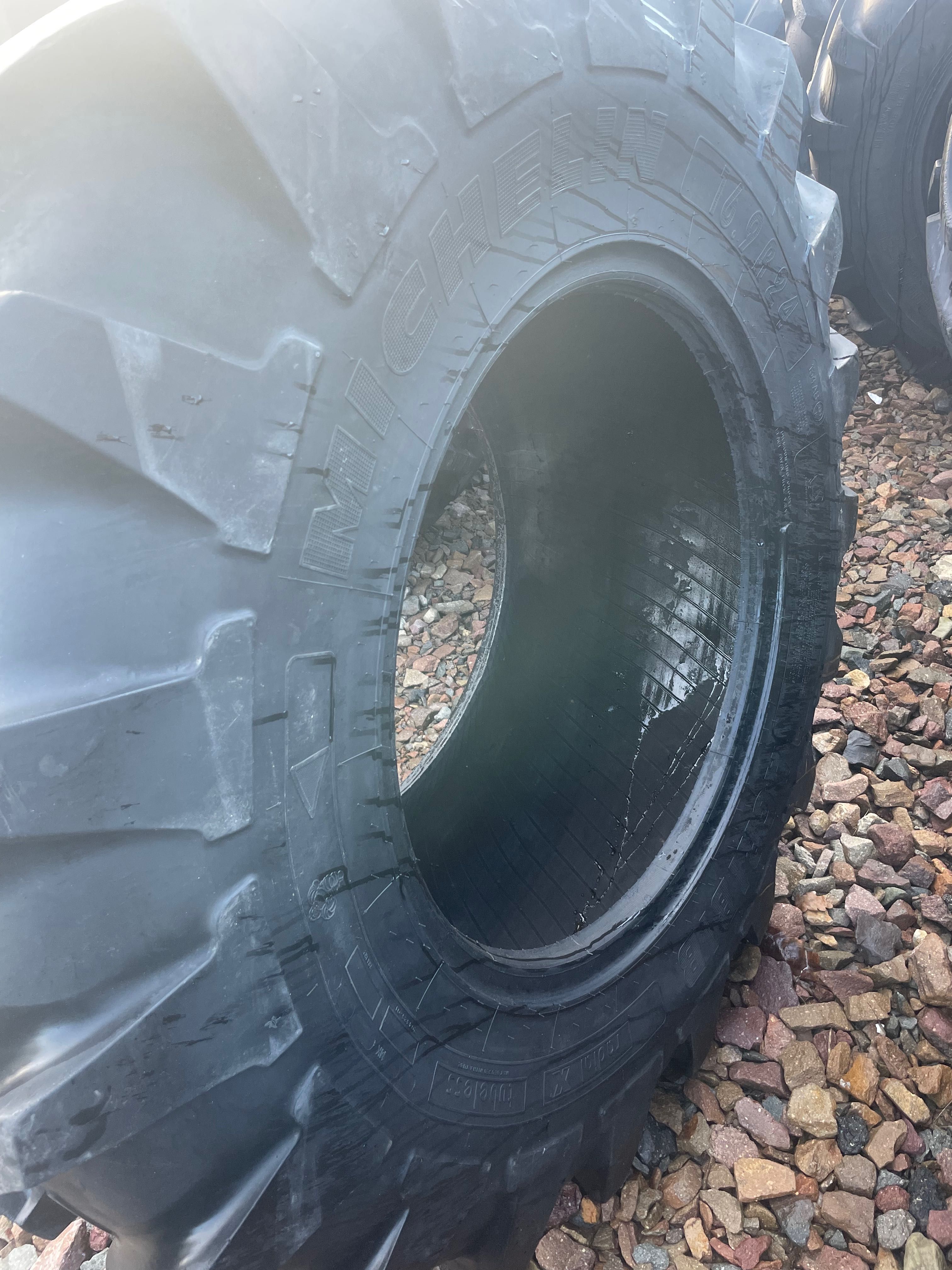 Opona Michelin 16.9r24 16.9-24 16.9/24