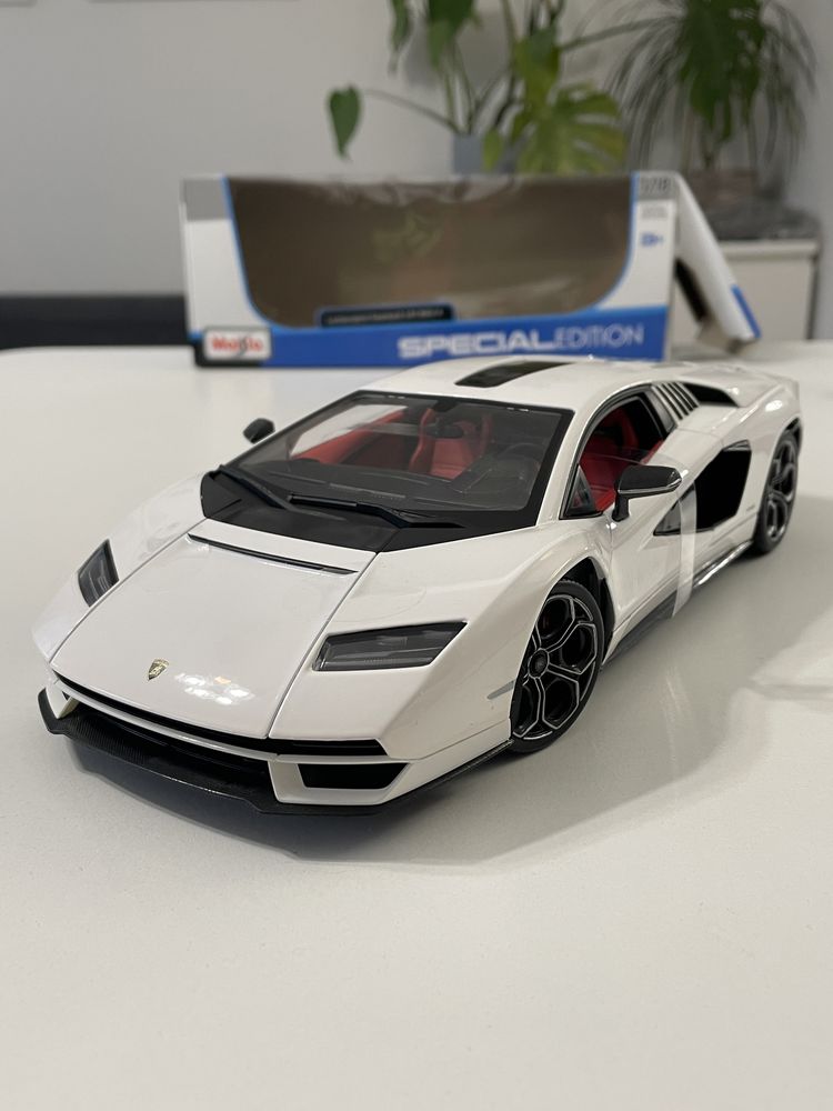 Model Lamborghini Countach LPI 800-4 1/18 Maisto j Bburago Solido 1:18