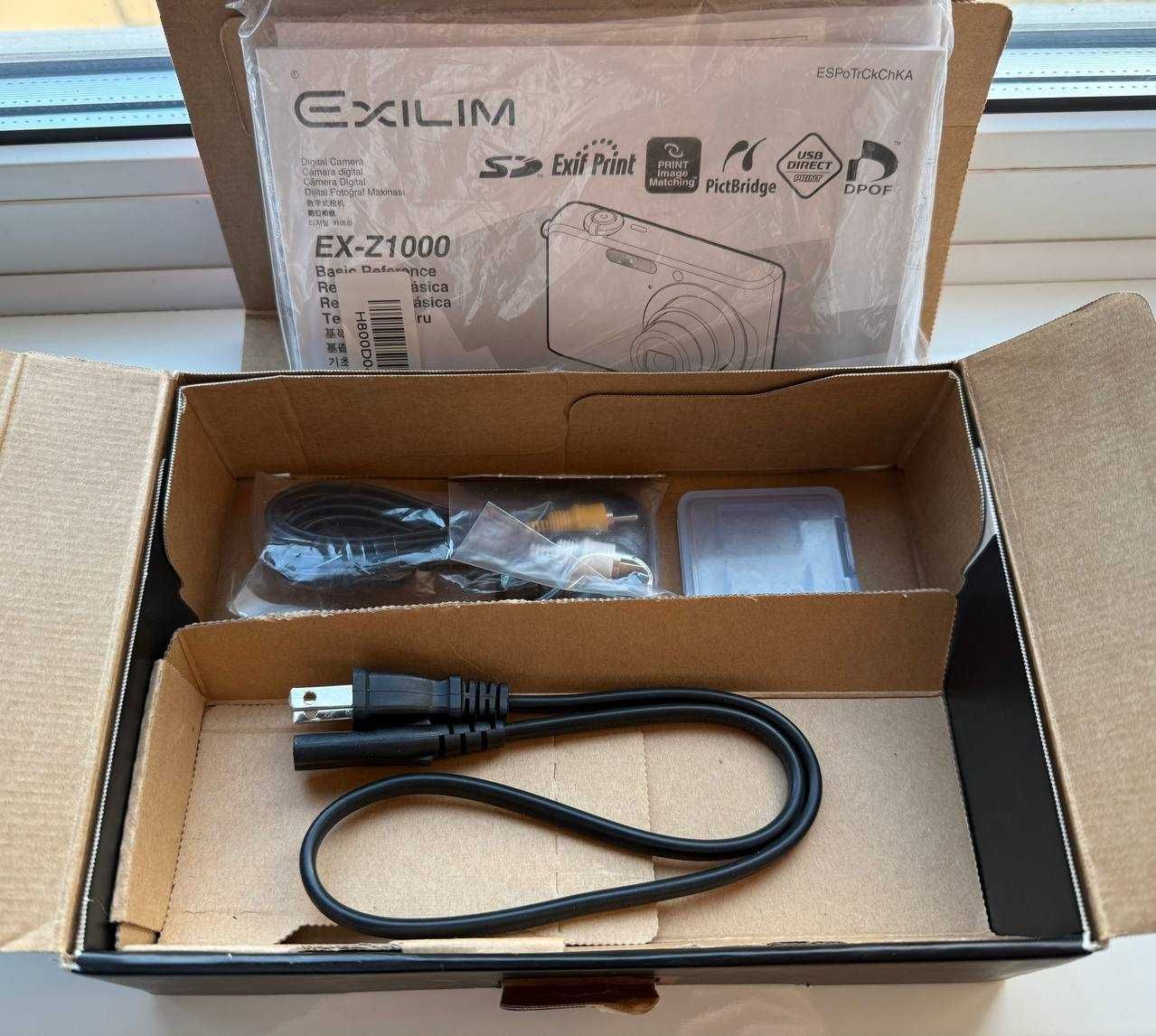 Цифровий фотоапарат Casio Exilim EX-Z1000