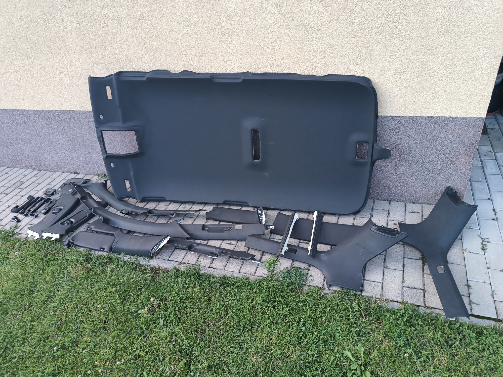 Podsufitka czarna słupki komplet Audi A4 B7 B6 kombi części