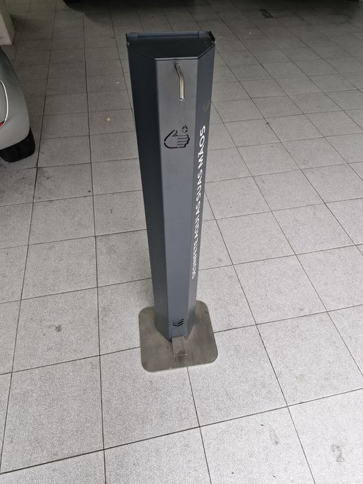 Despensador de álcool gel (metálico de pé)