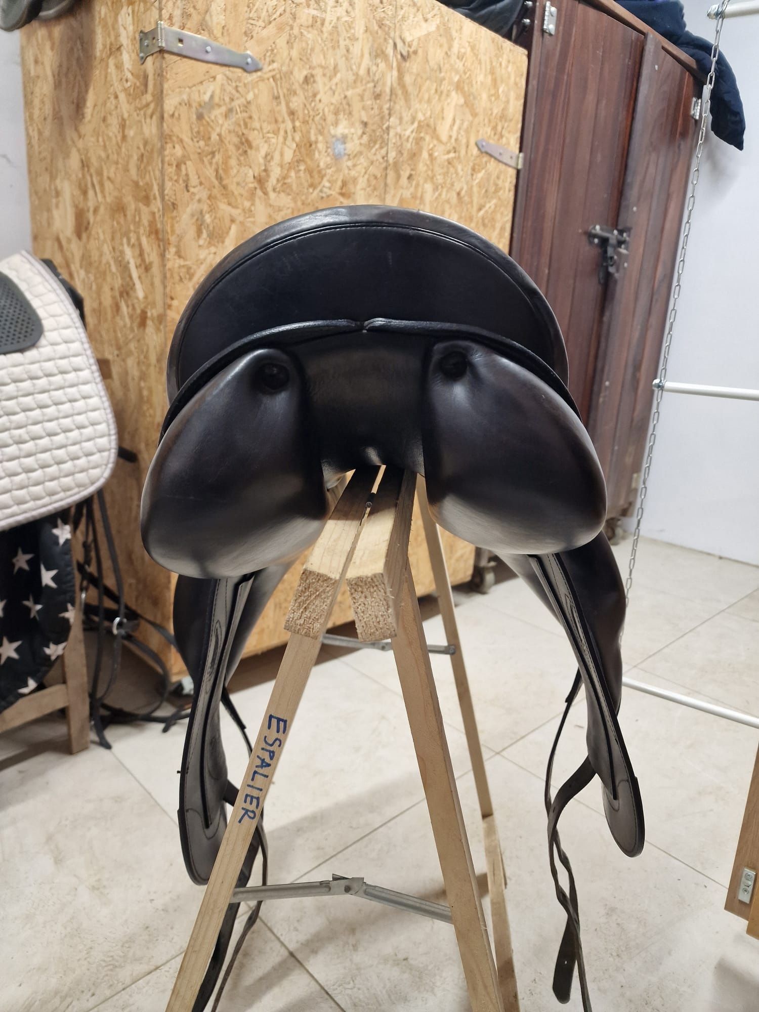 Siodło Prestige Dressage Dream 16 cali, łęk 33