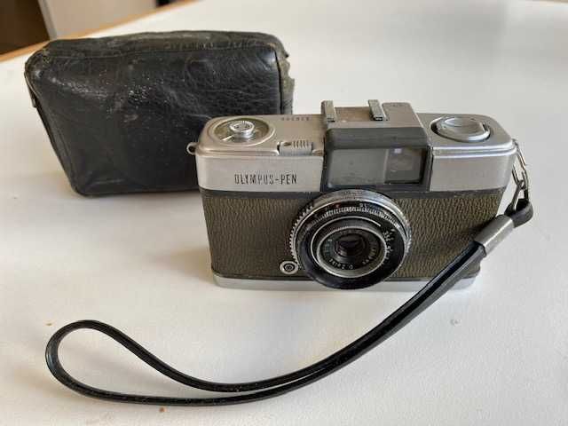 Maquina fotográfica 35 mm marca Olympus - Pen
