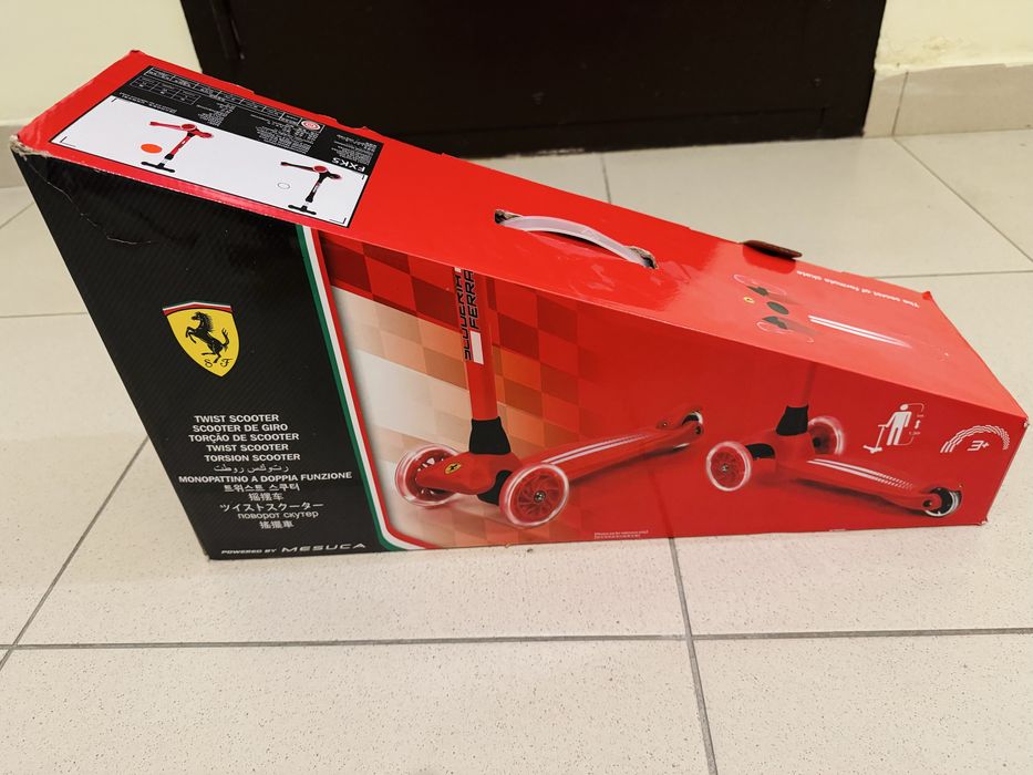 Самокат дитячий Mesuca Ferrari червоний унісекс