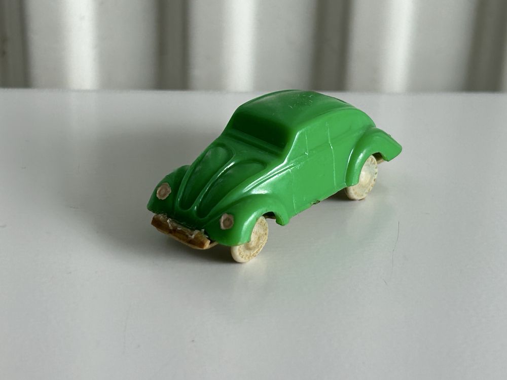 Volkswagen Garbus Beetle stara zabawka z kiosku Oval