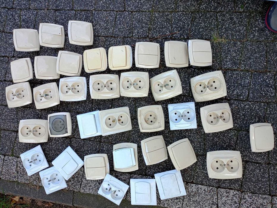 Zestaw włączników i gniazdek