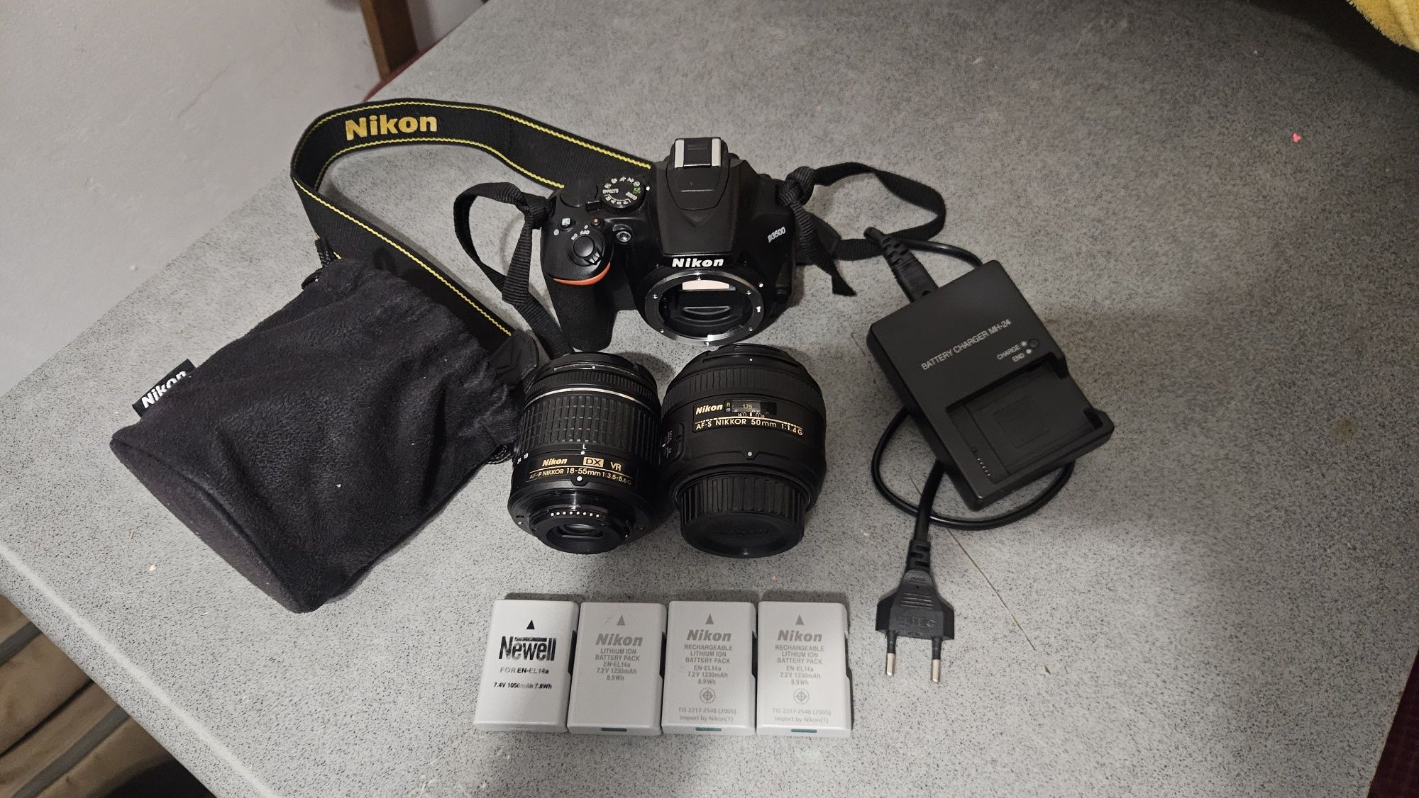 Nikon 3500. Zestawie 2 obiektywy i 4 baterie