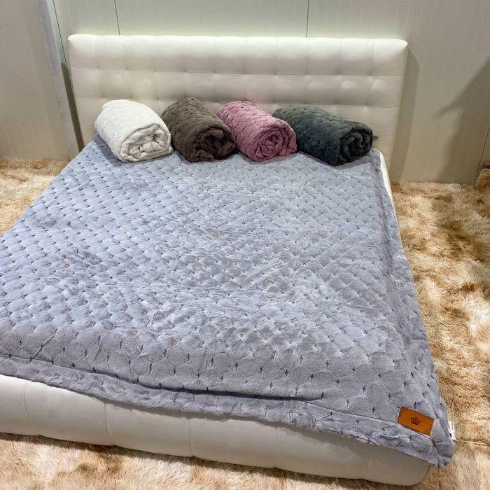 Розкішний двосторонній велюровий плед-покривало “Шиншила”