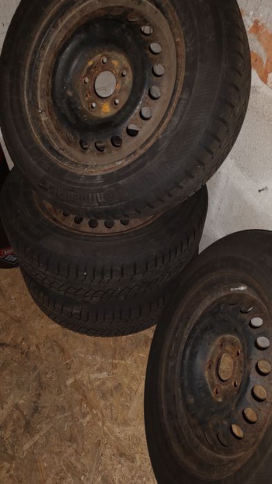 Felgi stalowe z czujnikami 16" 5x114,3 opony zimowe 215/65 SUV
