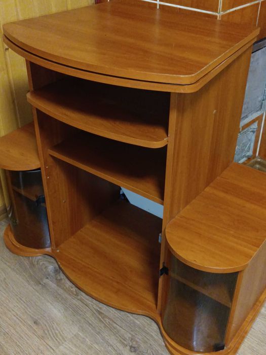 Тумбочка під телевізор