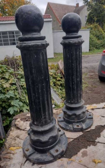 Słupek żeliwny  metalowy