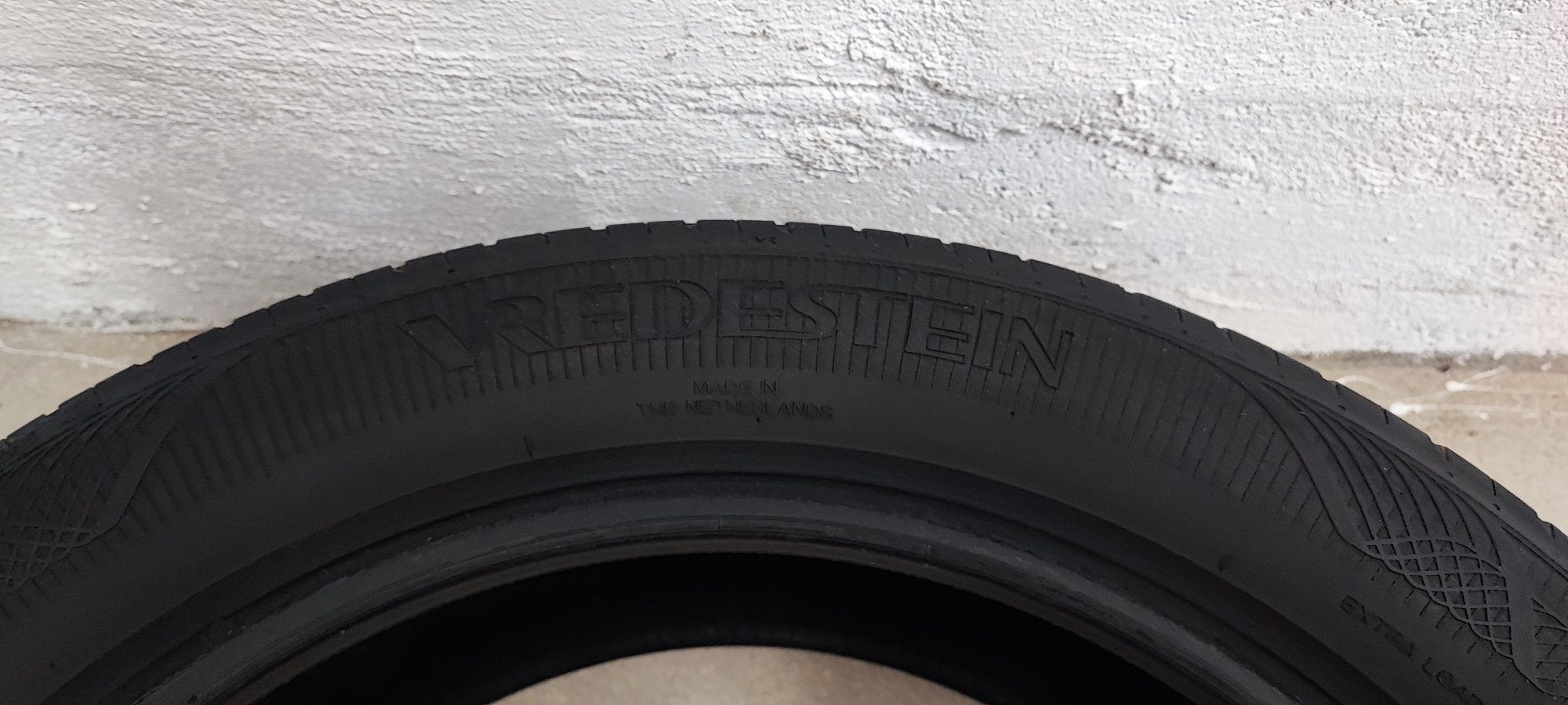 Opony Vredestein 235/50 R18 100zł/ komplet